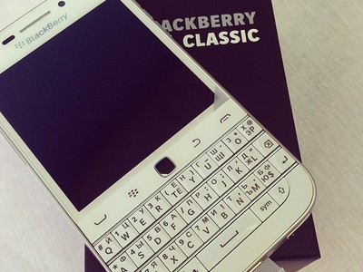 Гравировка Blackberry Classic White