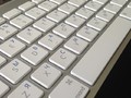 Цветная гравировка клавиатуры Apple