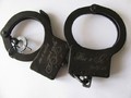 Гравировка на свадебных наручниках